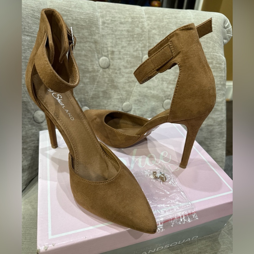 Shoe Land Women Marne Taupe Faux Suede Strap Ankle Pumps Heels Work Shoes Sz 7.5
